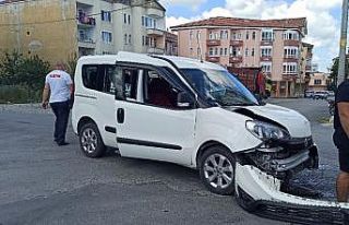 Dolmuşla otomobil çarpıştı: 1 yaralı