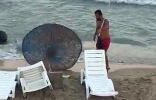 Dünyaca ünlü plajdaki tüm malzemeleri kıran şüpheli...