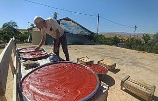 Elazığ’da odun ateşinde salça mesaisi başladı