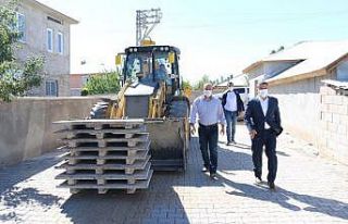 Erciş Belediyesinden kilitli parke taşı döşeme...