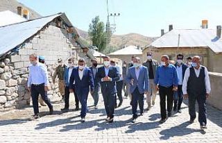 Erciş Belediyesinden parke taşı döşeme çalışması