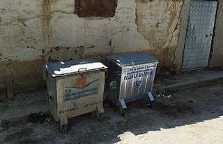 Eski çöp konteynerleri yenisiyle değiştiriliyor