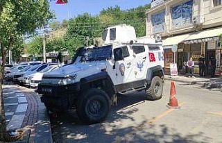 Esnaflar arasında çıkan kavgada sandalyeler havada...