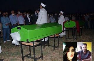 Evlilik hazırlığı yapan genç çift, yan yana...