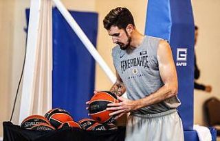 Fenerbahçe Beko salonda çalıştı