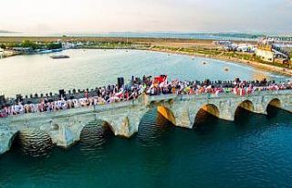 Festival, Covid-19 salgınında hayatını kaybedenlere...