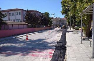 Gazhane caddesinde yama çalışması yapıldı