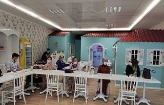 Gelin damat 1 metreden fazla yaklaşmadı