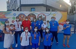 Gençler pistin tozunu attı