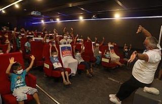 Gezen Sinema TIR’ı Yüreğirli çocuklarla buluşuyor