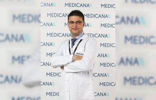 Göz kapağı estetiği ile daha dinamik görünün
