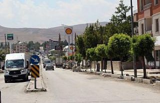 Hacıbekir caddesinde yenileme çalışmaları devam...