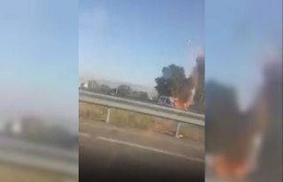 Hafif ticari araç cayır cayır yandı