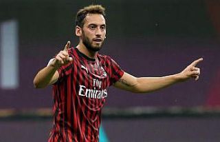Hakan Çalhanoğlu, İtalya’da en golcü sezonunu...