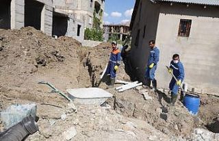 Hakkari’de 30 hane daha kanalizasyona kavuştu