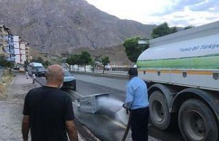 Hakkari’de çöp konteynerleri dezenfekte ediliyor