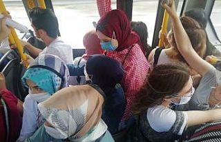 Halk otobüsünde nefes alacak yer kalmadı