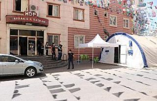 HDP önündeki ailelerin evlat nöbeti 351’nci gününde