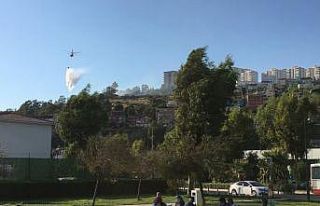Helikopter yangın söndürürken sahilde mangal keyfi