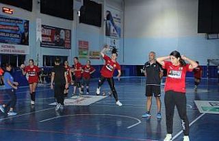 Helle Thomsen takımla ilk idmanına çıktı