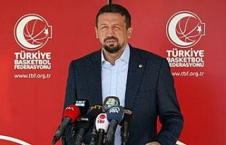 Hidayet Türkoğlu: "Zafer Bayramımızı kutluyorum"