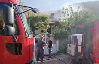 ikamette çıkan yangında bir kadın dumandan zehirlendi