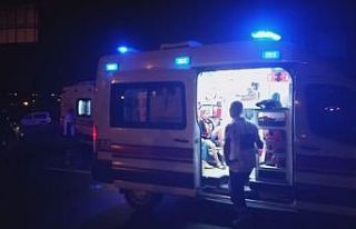 İki otomobil kavşakta çarpıştı: 1 yaralı
