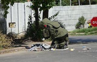 Jandarma binası kapısında şüpheli çanta paniği