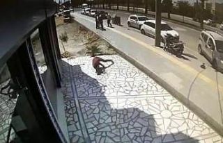 Kaçak elektrik kullanmaktan ceza yiyen baba ve oğlu...