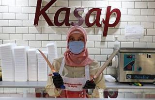 Kadın kasap erkeklere taş çıkarıyor