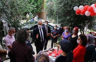 Kadınların el emeklerine özel satış mağazası