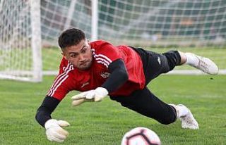 Kaleci Ali Şaşal Vural, Sivasspor ile yeniden anlaştı