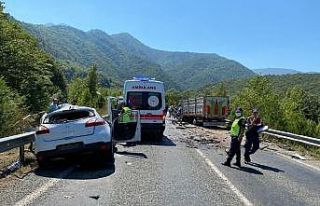 Karabük’te otomobille kamyon çarpıştı: 2 ölü,...