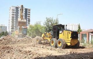 Karaköprü’de yol seferberliği aralıksız sürüyor