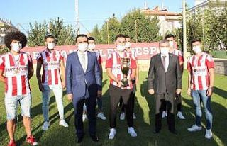 Karaman Belediyespor şampiyonluk kupasını törenle...