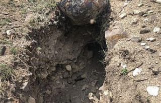 Kars’ta, defineciler bu kez kaya dibini kazdı