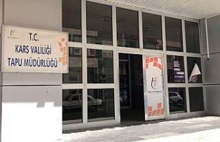 Kars’ta eşinden ayrılan kadına bir darbe de Tapu...