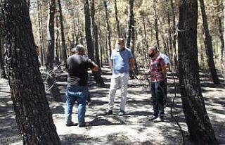 Kartal Belediye ekipleri Aydos’ta çıkan yangının...