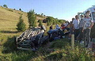 Kastamonu’da yoldan çıkan otomobil takla attı:...