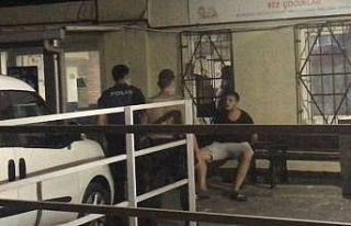 Kavgayı bırakıp polisle tartıştılar