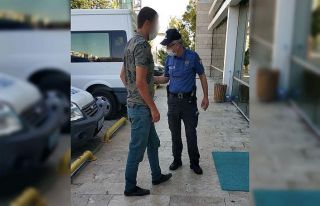 Kayınpederinin evinin önünde kurusıkı tabancayla...