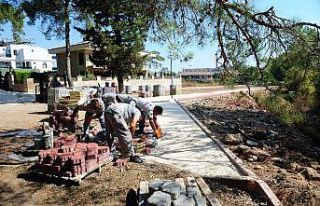 Kemer’de yol çalışmaları devam ediyor