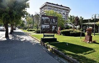 Kent Atatürk fotoğrafları ile donatıldı