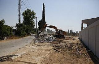 Kırcami’de yol açma çalışmaları devam ediyor