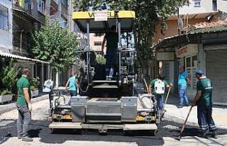 Konak’ın sokaklarına 7 ayda 3 bin 800 ton asfalt