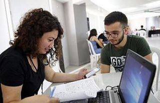 Konak’ta üniversite adaylarına ücretsiz hizmet