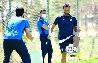 Konyaspor yeni sezon hazırlıklarını sürdürüyor