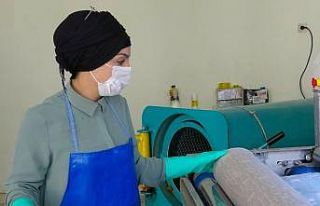 Kurduğu halı yıkama fabrikasıyla erkeklere rakip...