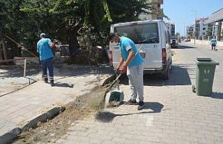 Kuşadası Belediyesi’nden Davutlar’da temizlik...