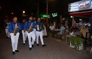 Kuşadası Kent Orkestrası’ndan müzik ziyafeti
